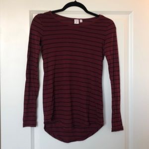Marron and black long sleeve shirt